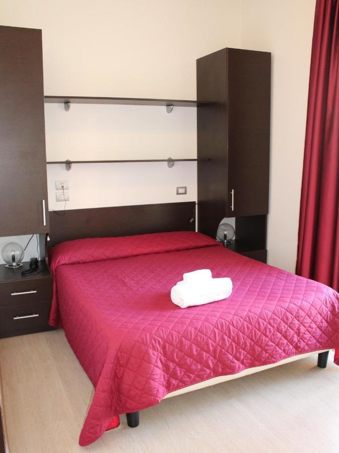 Hotel Morolli Ріміні Екстер'єр фото