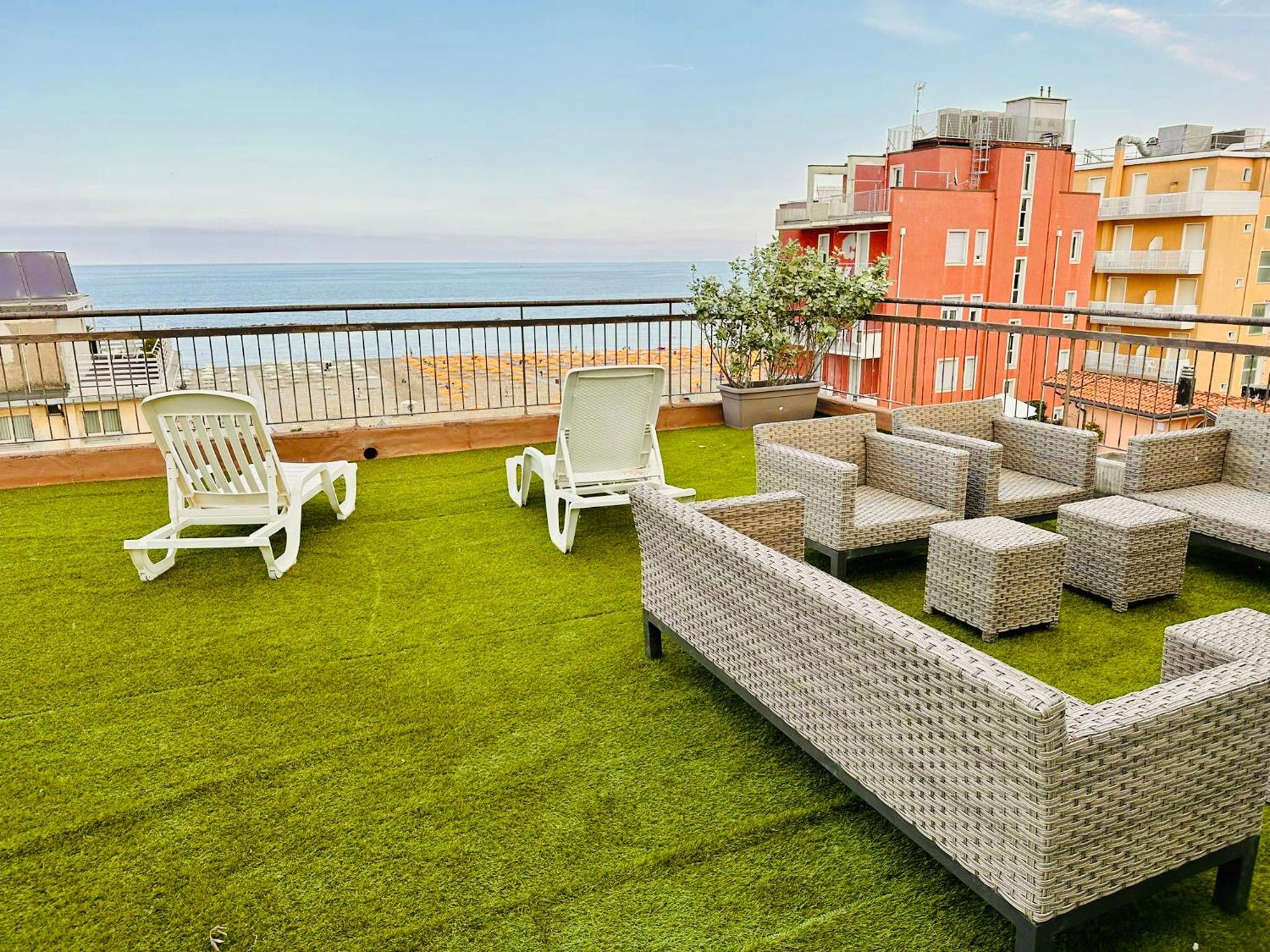 Hotel Morolli Ріміні Екстер'єр фото
