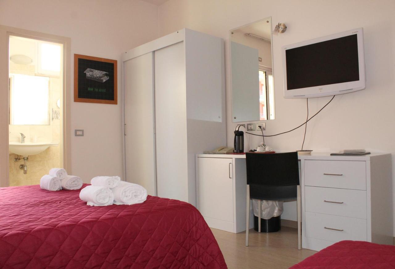 Hotel Morolli Ріміні Екстер'єр фото